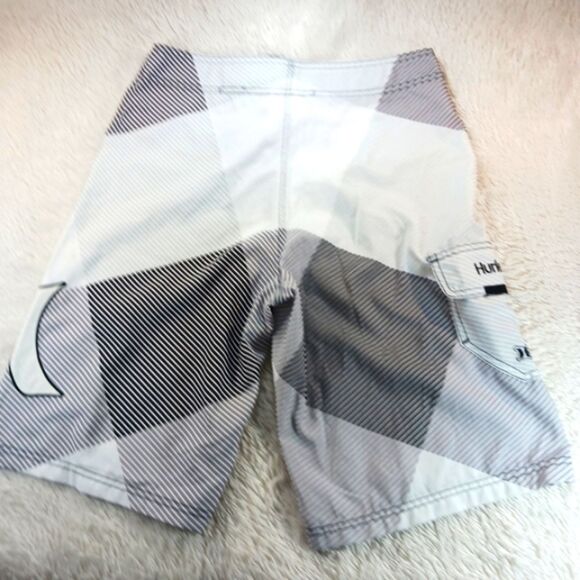 Hurley Mens 28 Boardshort White Black Grey Geometric Print. NWOT................ - Picture 6 of 8